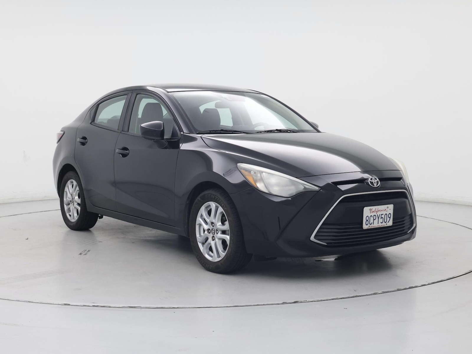 toyota yaris ia 2018 3MYDLBYV8JY302133 image